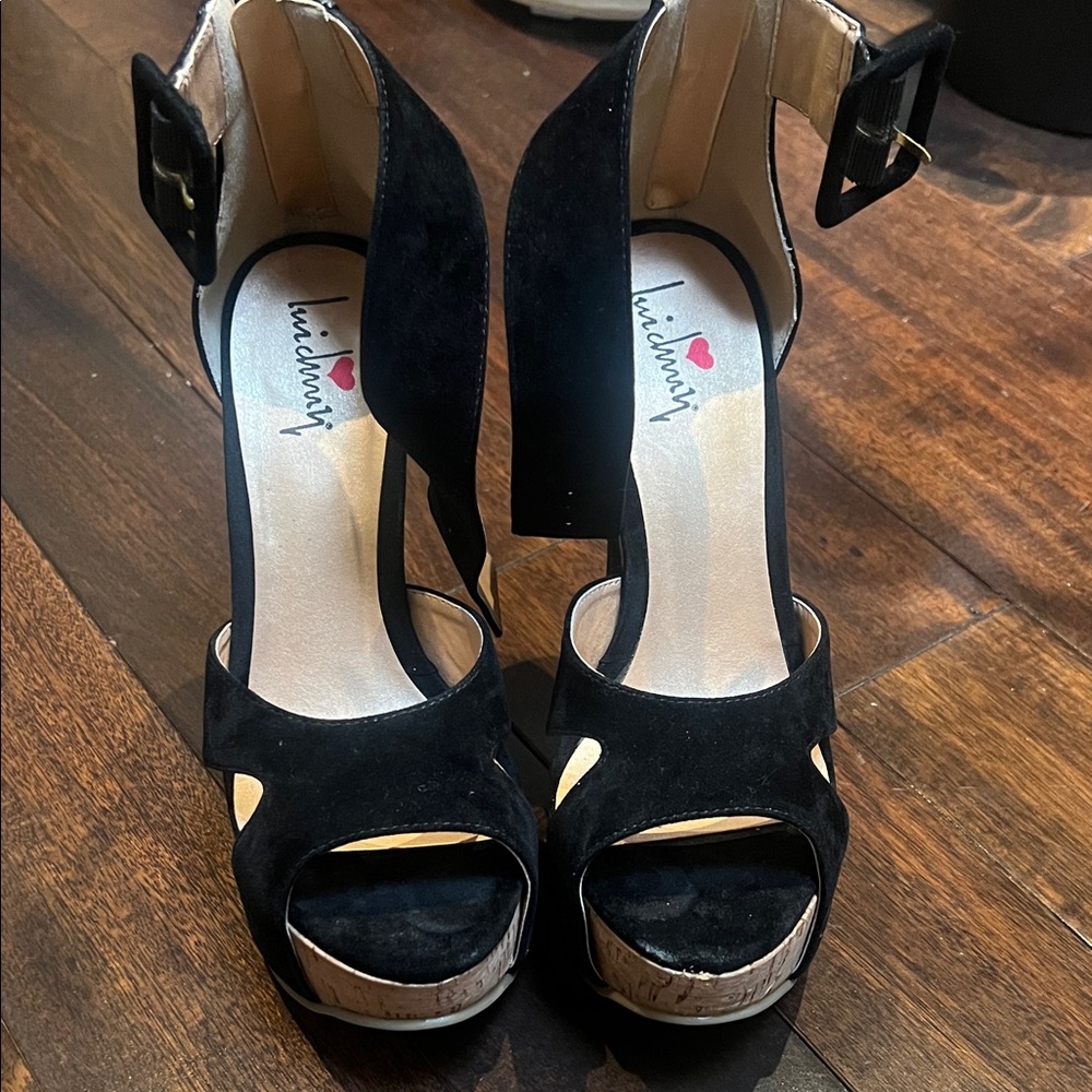 Chic Black velvet Peep-Toe Heels